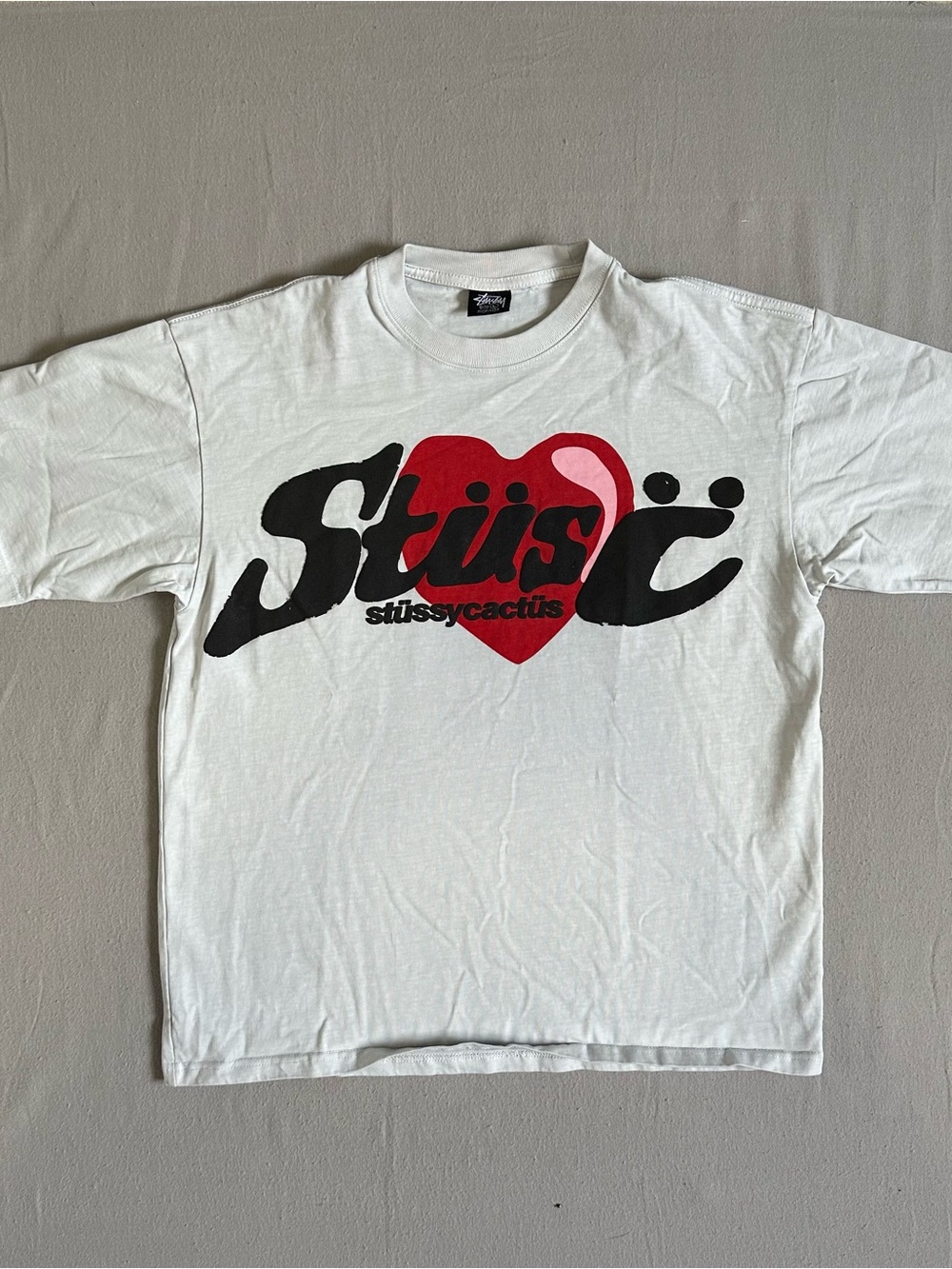 Streetwear Graphic Tee Heart Logo White Shirt Size L Y2K Aesthetic